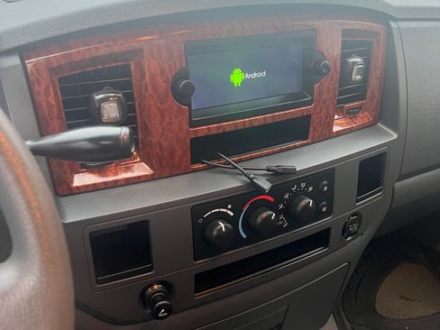 Used 2006 Dodge Ram 1500 Truck SLT image 2