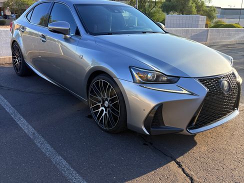 Used 2018 Lexus IS 300 F Sport RWD image 4