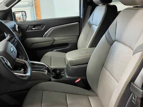 Used 2024 Chevrolet Colorado ZR2 w/ ZR2 Convenience Package III image 17