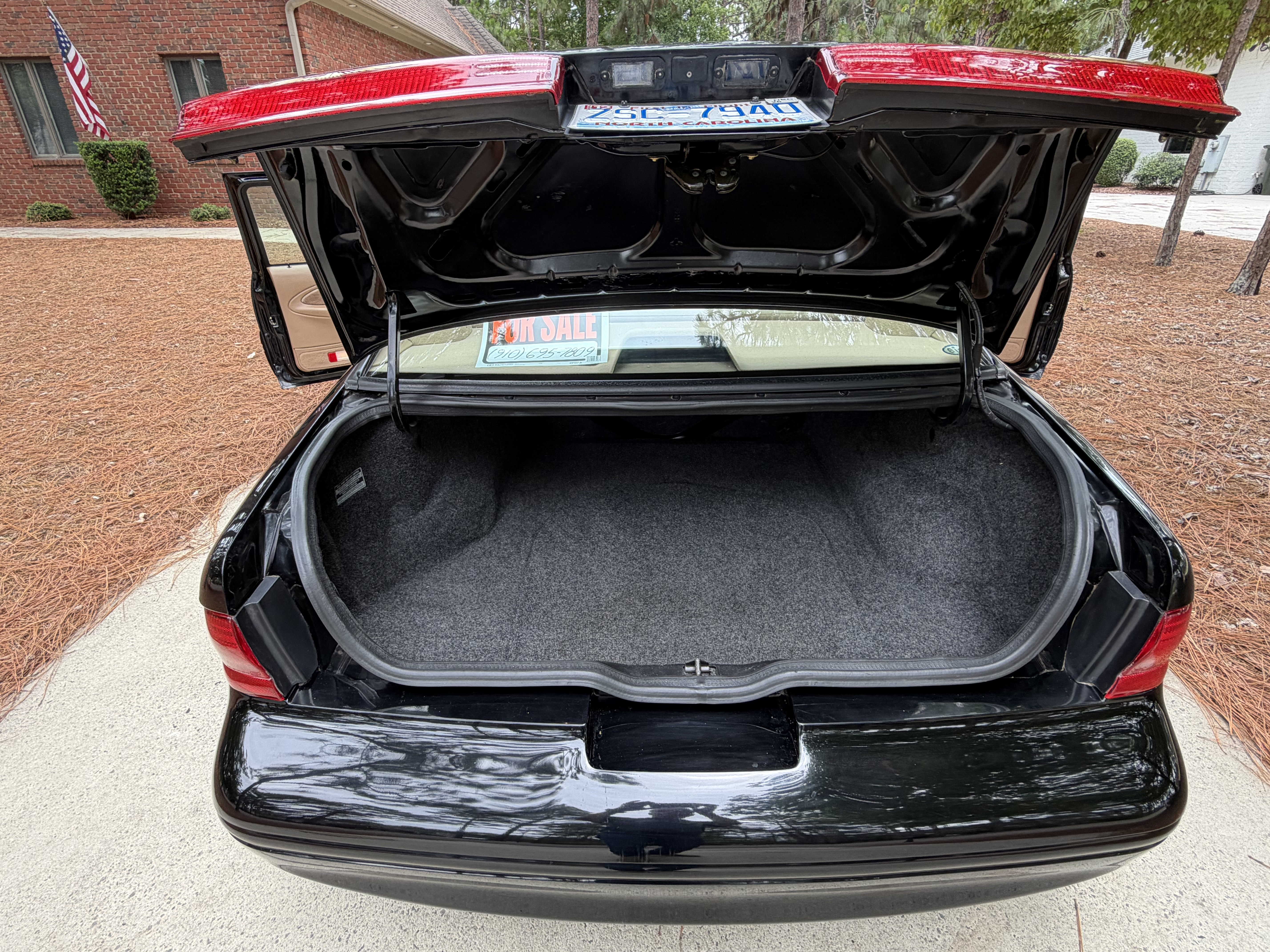 Used 1996 Ford Thunderbird LX RWD image 15