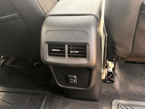 Used 2020 Chevrolet Equinox LS w/ LS Convenience Package image 20