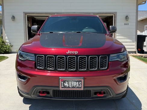 Used 2021 Jeep Grand Cherokee Trailhawk w/ Trailhawk Luxury Group AWD/4WD image 6