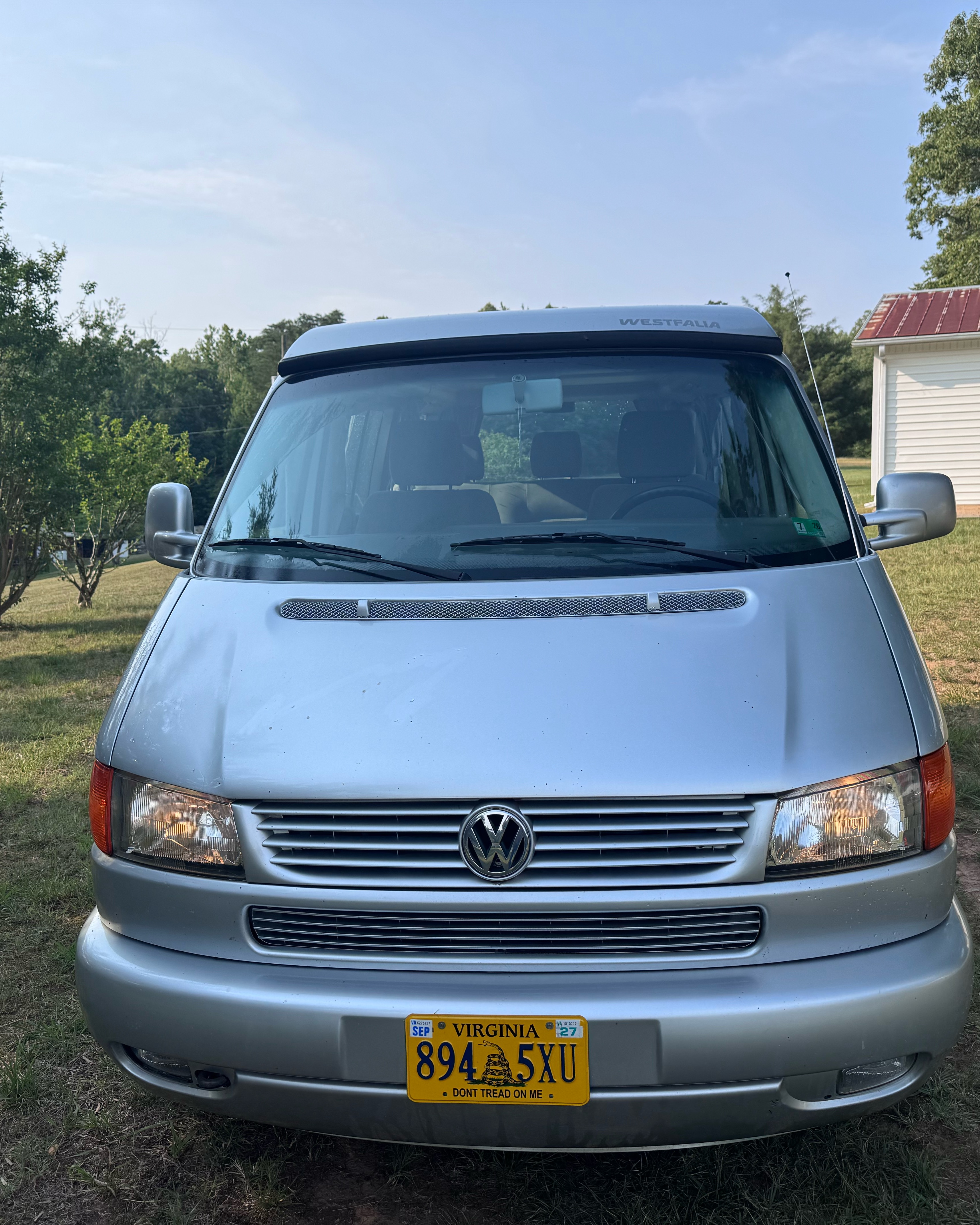 Used 2003 Volkswagen Eurovan MV FWD image 1