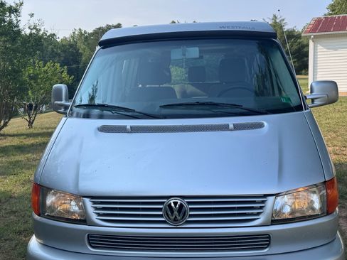 Used 2003 Volkswagen Eurovan MV FWD image 1