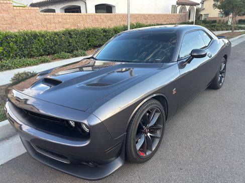 Used 2019 Dodge Challenger R/T Scat Pack w/ Plus Package image 4