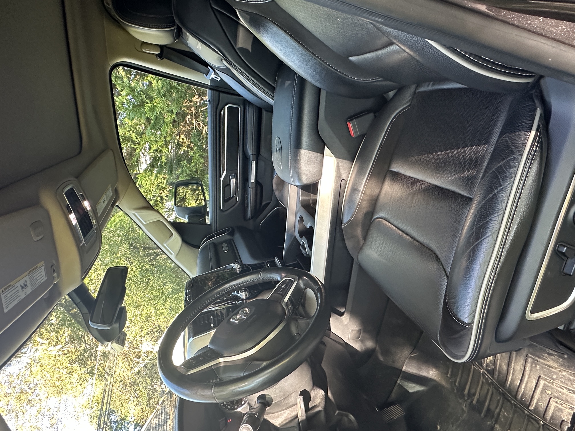 Used 2020 RAM 1500 Laramie AWD/4WD image 2