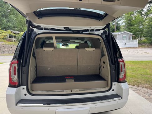 Used 2016 GMC Yukon Denali w/ Open Road Package AWD/4WD image 10