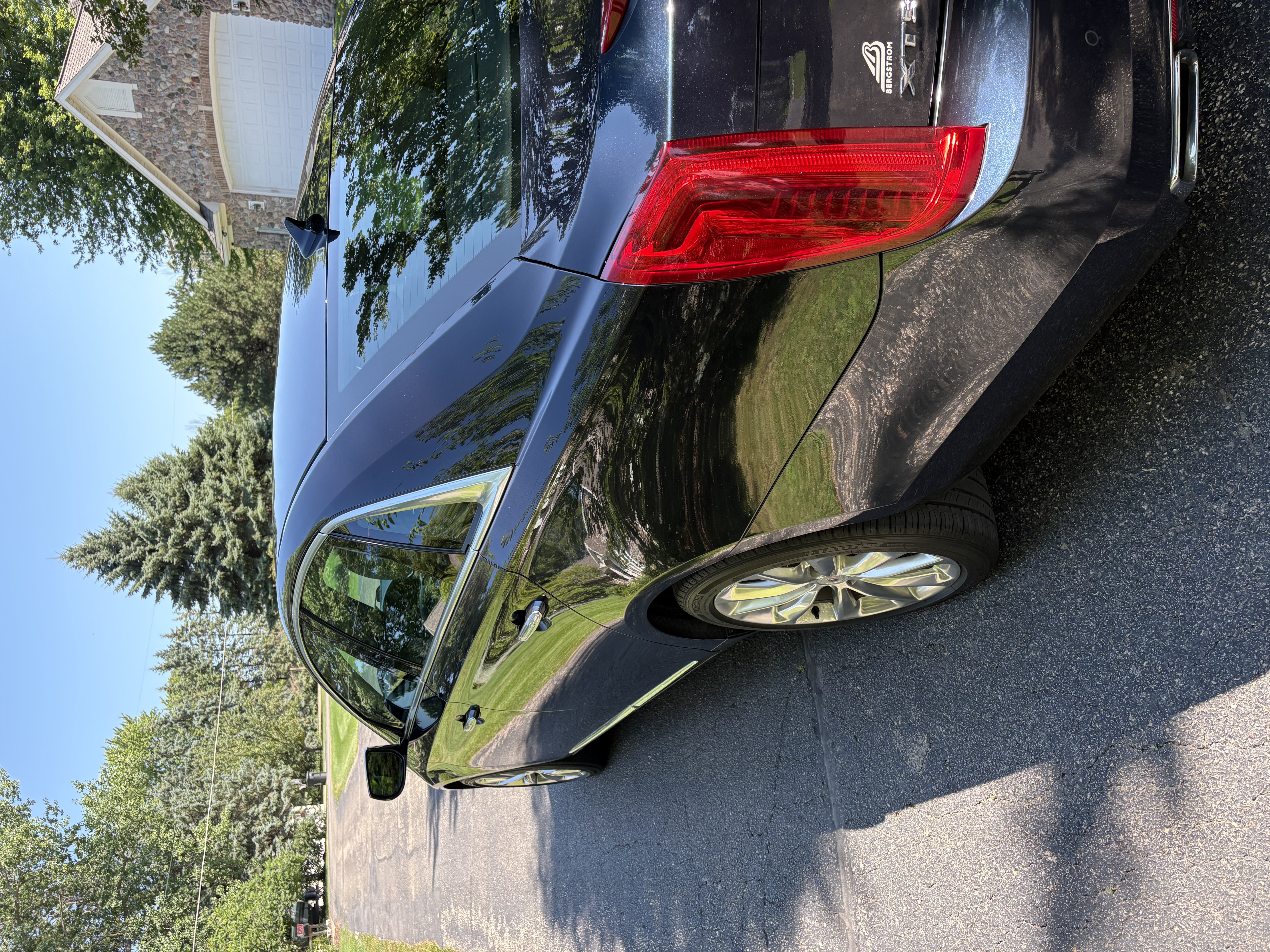 Used 2013 Cadillac XTS Premium FWD image 2