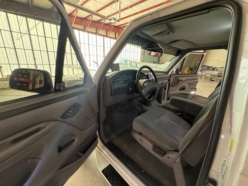 Used 1996 Ford F350 4x4 Regular Cab image 16
