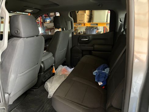 Used 2020 Chevrolet Silverado 1500 LT w/ Texas Edition image 9