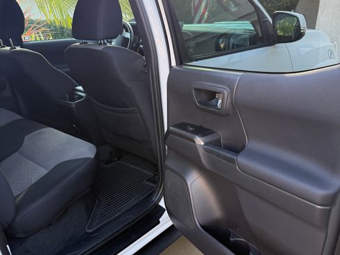 Used 2023 Toyota Tacoma TRD Sport AWD/4WD image 19