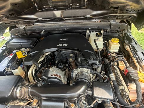 Used 2021 Jeep Gladiator Mojave AWD/4WD image 16