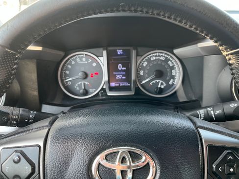 Used 2017 Toyota Tacoma SR5 image 24
