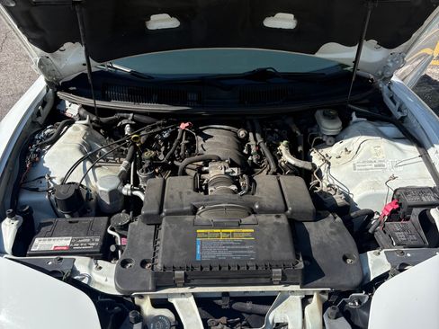 Used 1999 Pontiac Firebird Formula w/ Security Pkg RWD image 10