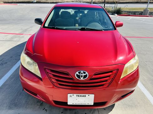 Used 2009 Toyota Camry LE image 1