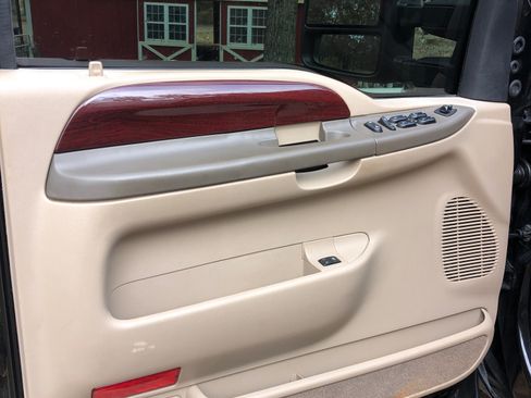 Used 2004 Ford Excursion Limited image 14