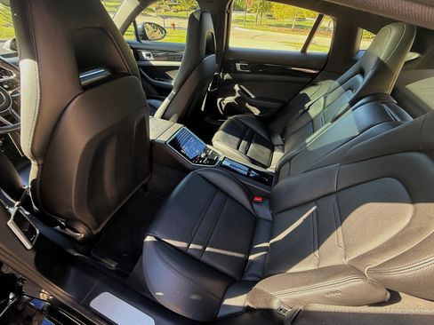 Used 2018 Porsche Panamera 4 image 21