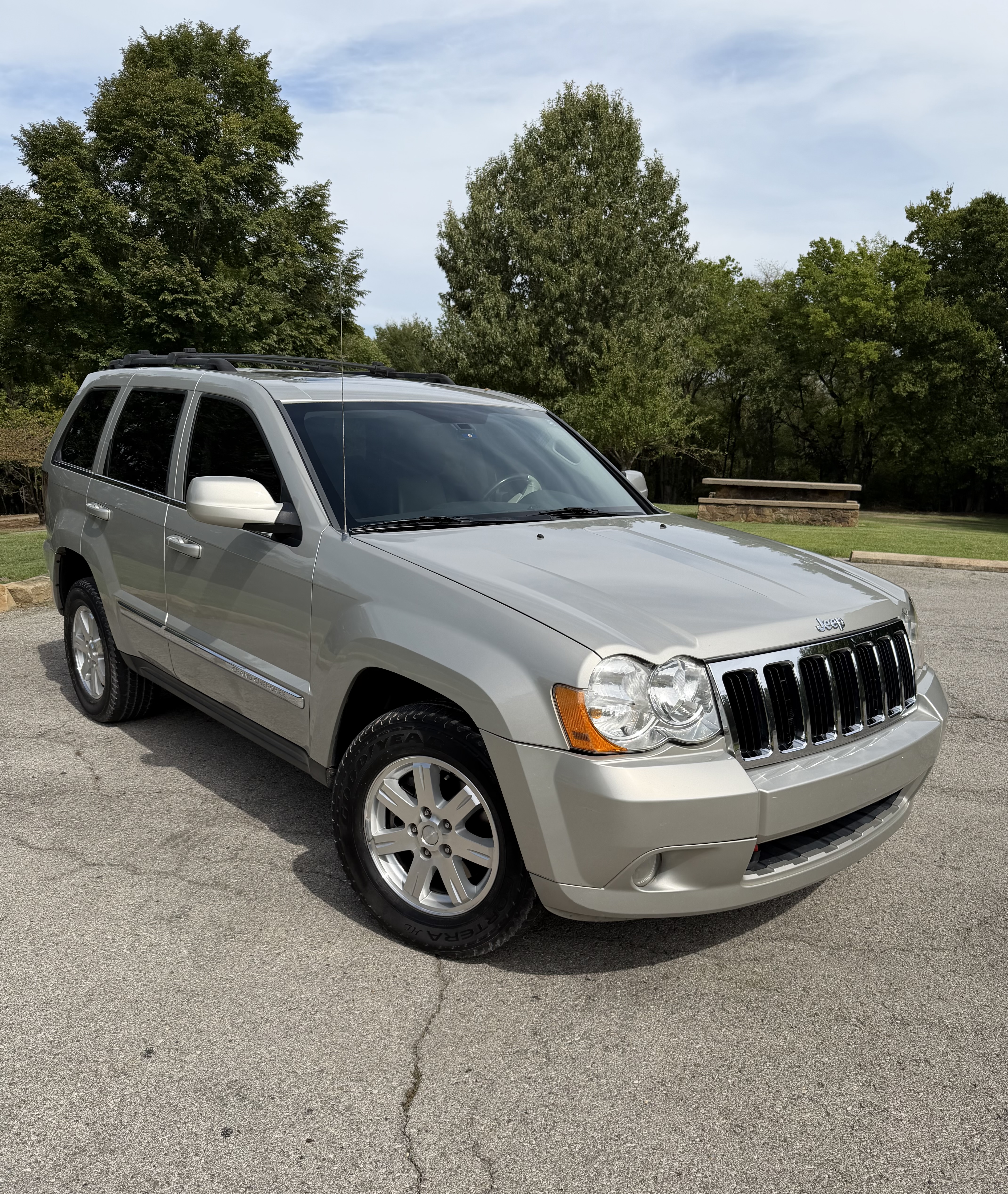 Used 2008 Jeep Grand Cherokee Limited w/ Trailer Tow Group IV AWD/4WD image 1
