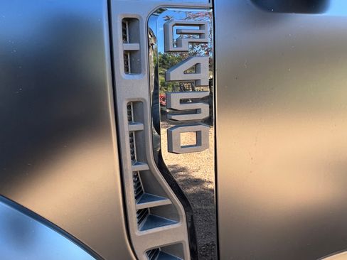 Used 2025 Ford F450 Platinum w/ FX4 Off-Road Package image 10