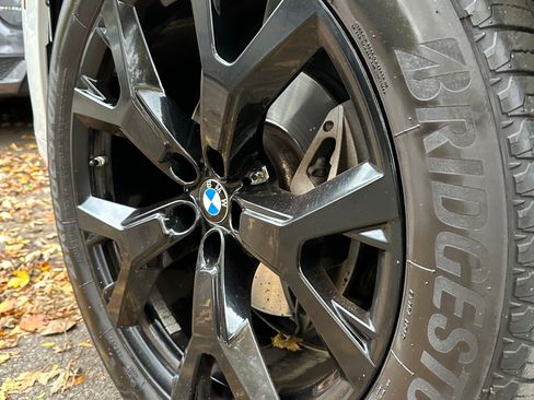 Used 2021 BMW X7 xDrive40i w/ Premium Package image 6