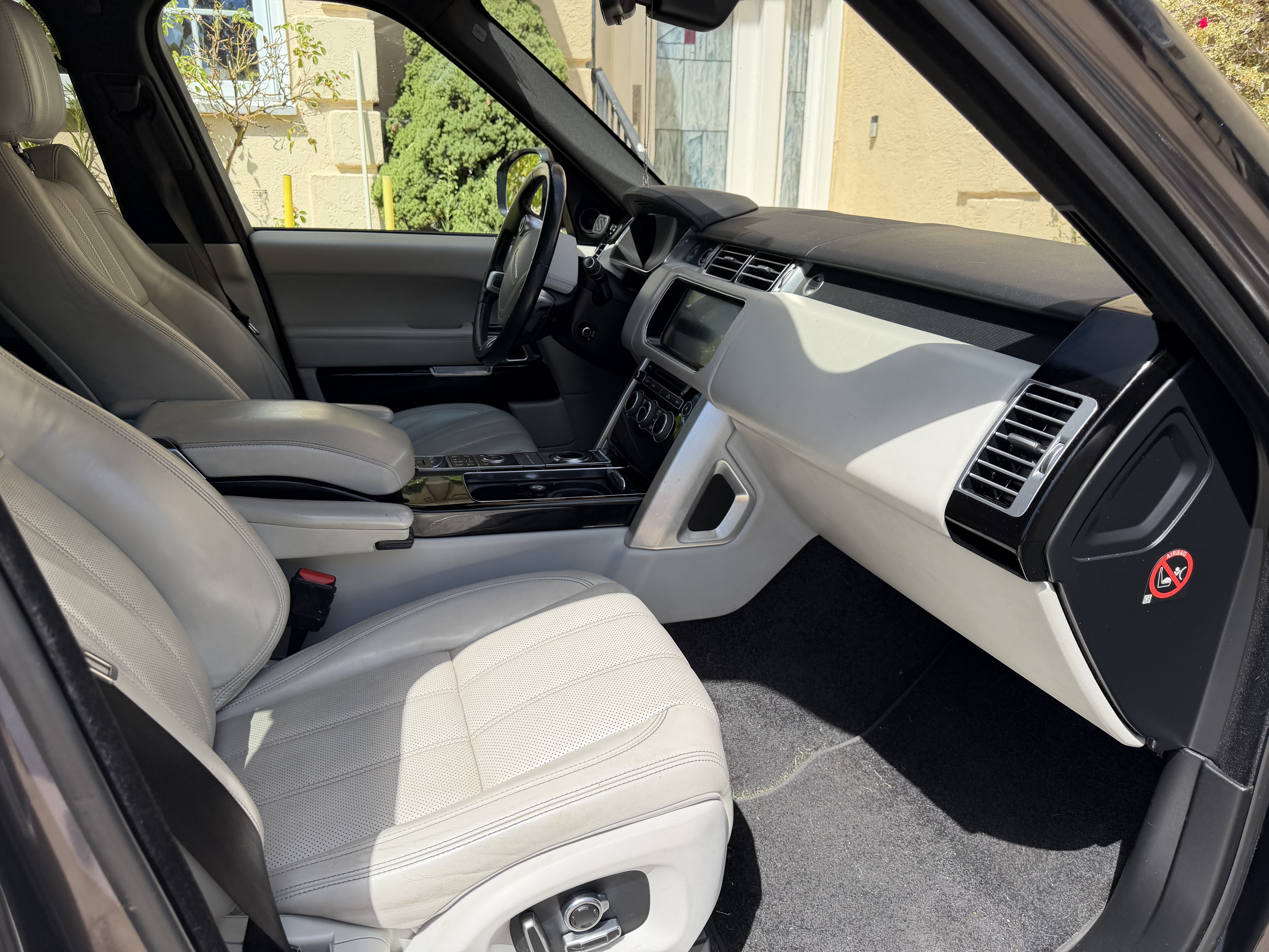 Used 2017 Land Rover Range Rover Supercharged AWD/4WD image 11