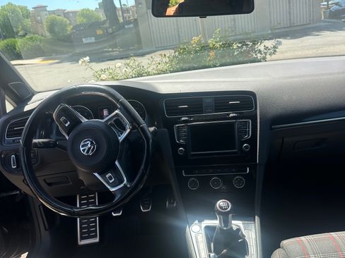 Used 2017 Volkswagen GTI Sport FWD image 10