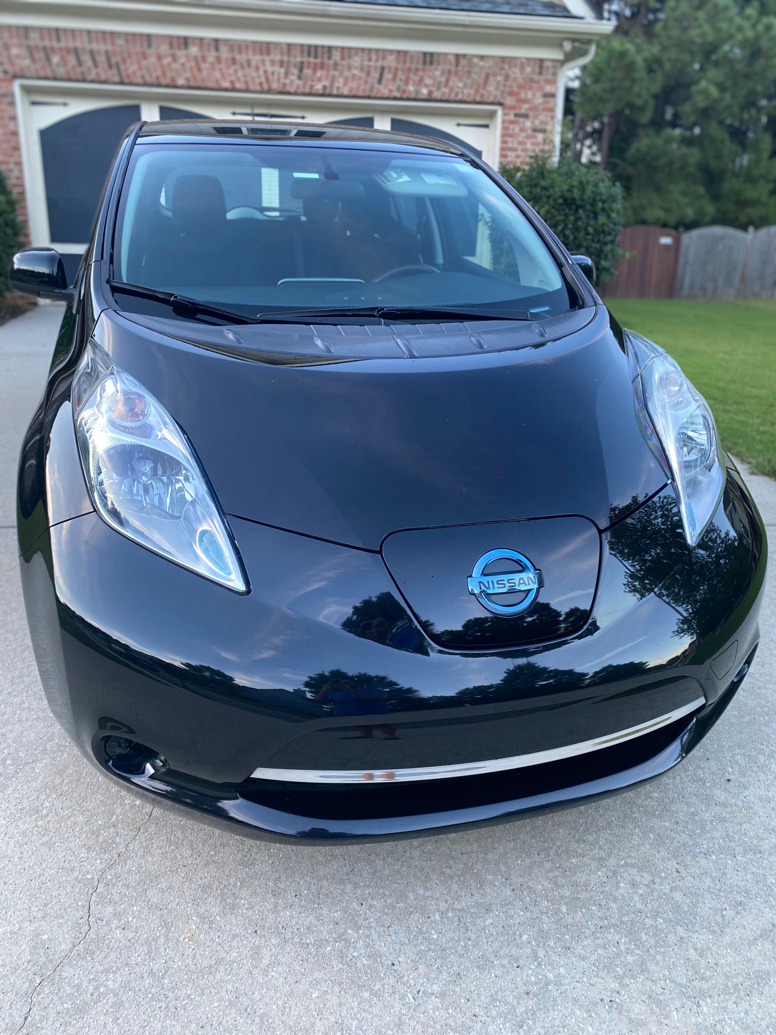 Used 2015 Nissan Leaf S FWD image 2