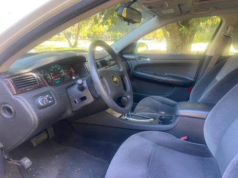 Used 2015 Chevrolet Impala LT w/ LT Sunroof Package image 6