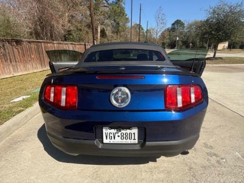 Used 2010 Ford Mustang Premium image 18