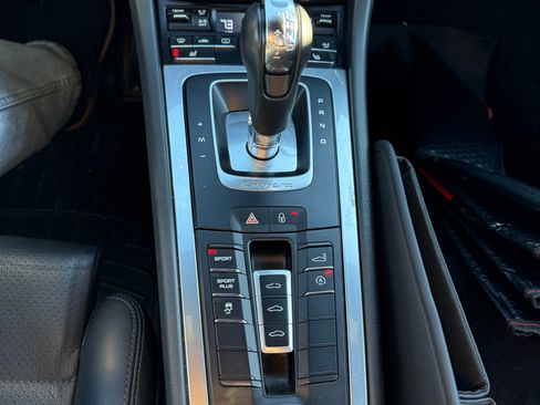 Used 2014 Porsche 911 Carrera 4 AWD/4WD image 17