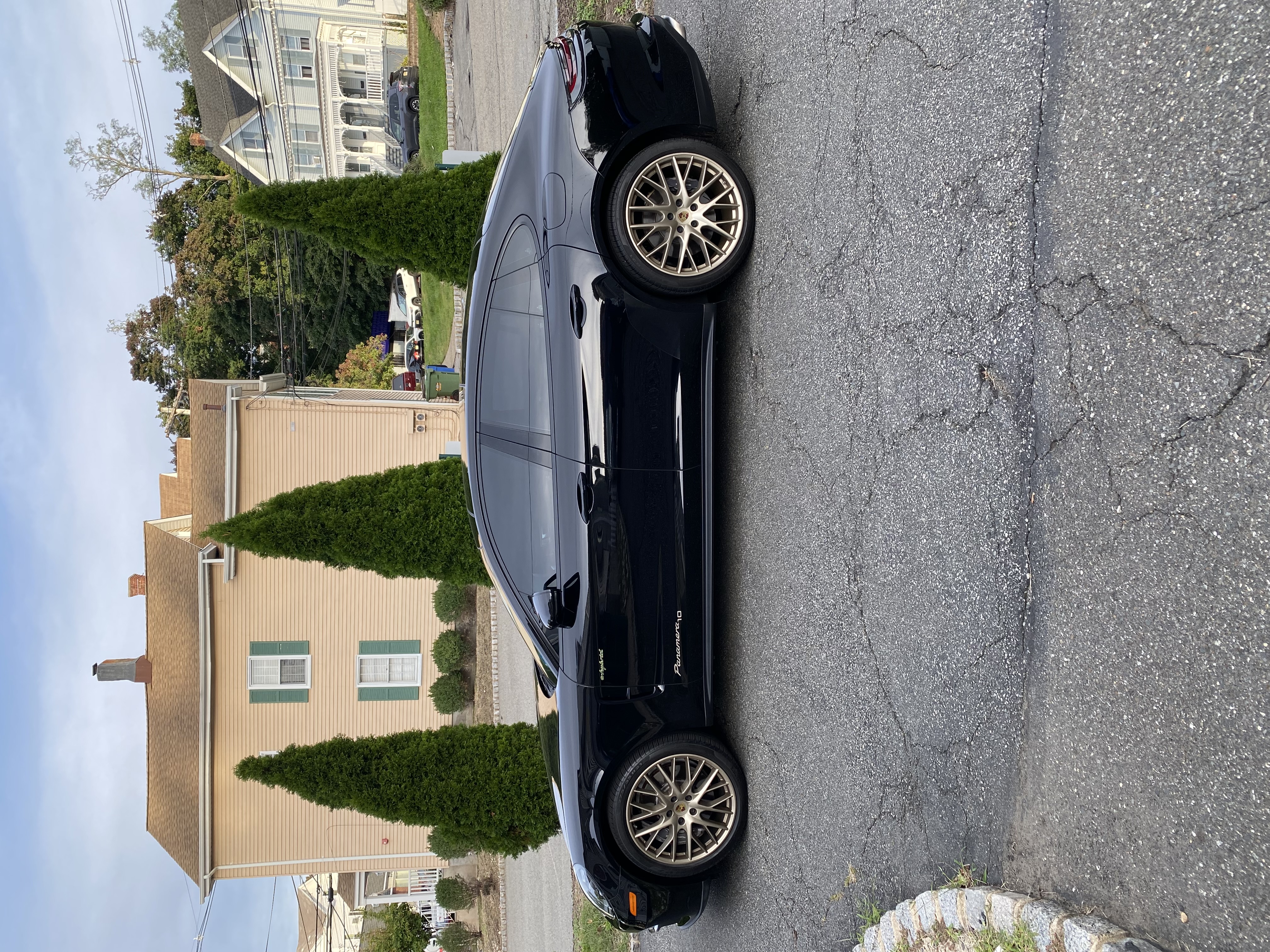 Used 2020 Porsche Panamera 4 AWD/4WD image 2