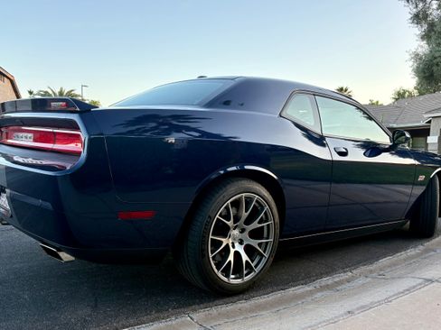 Used 2014 Dodge Challenger SRT8 w/ Harman/Kardon Audio Group image 10
