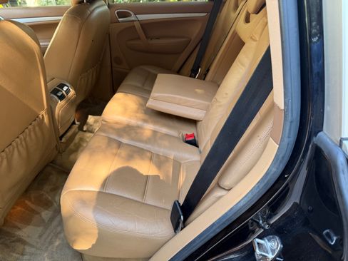Used 2005 Porsche Cayenne image 6