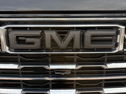 Used 2025 GMC Sierra 2500 AT4 w/ AT4 Premium Plus Package image 23