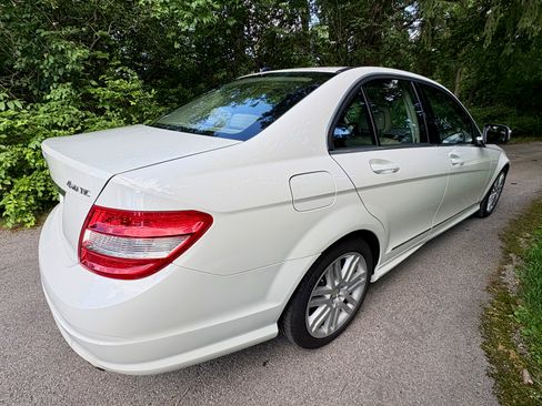 Used 2009 Mercedes-Benz C 300 4MATIC Sedan image 4