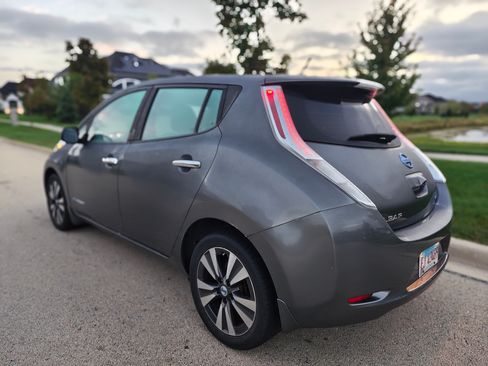 Used 2014 Nissan Leaf SL w/ Premium Package image 13
