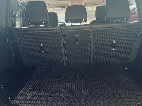 Used 2020 Land Rover Defender 110 SE AWD/4WD image 8