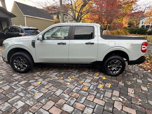 Used 2022 Ford Maverick XLT w/ Equipment Group 300A Standard image 11