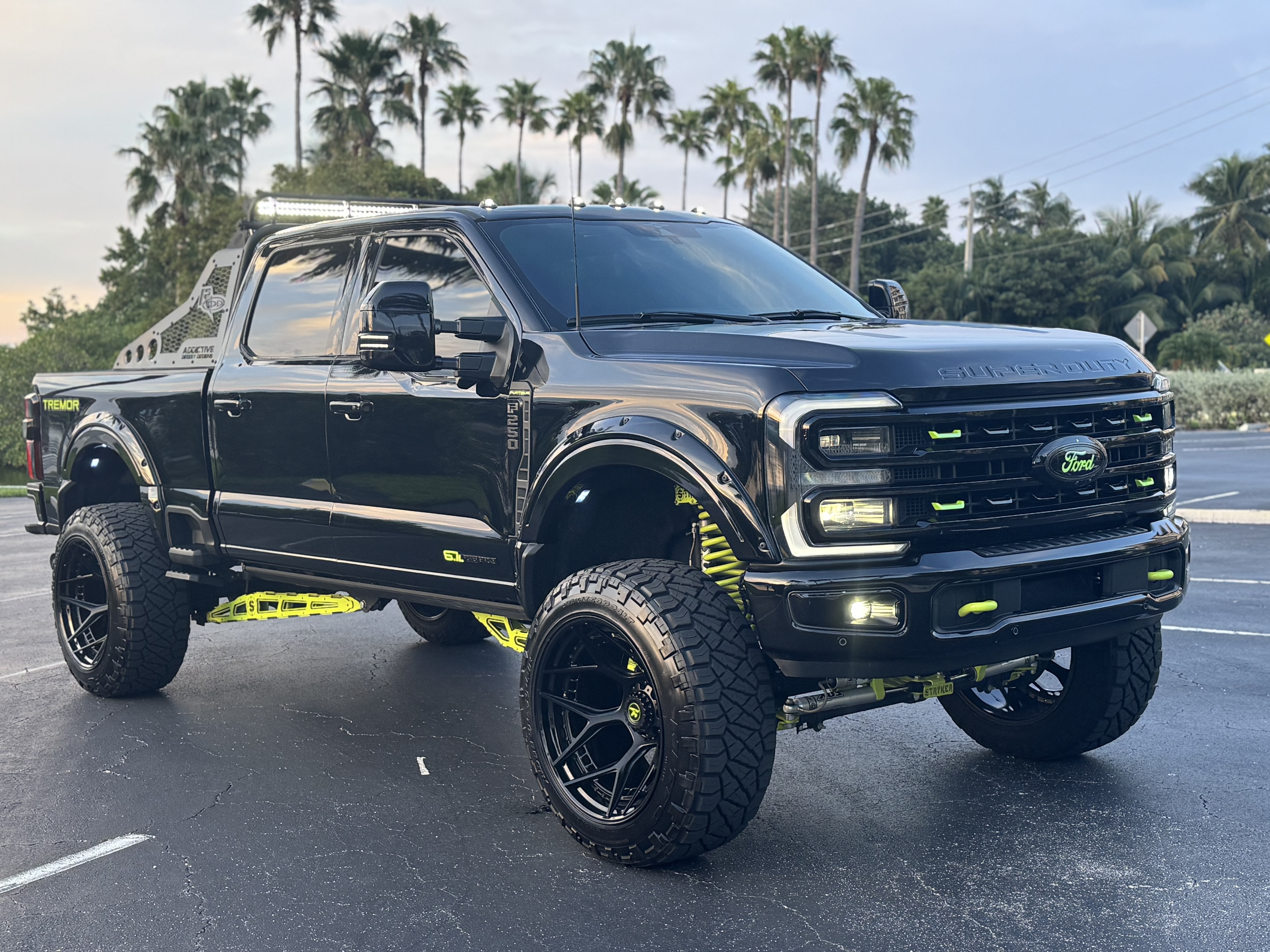 Used 2023 Ford F250 Platinum w/ Tremor Off-Road Package AWD/4WD image 1