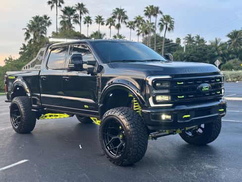Used 2023 Ford F250 Platinum w/ Tremor Off-Road Package AWD/4WD image 1