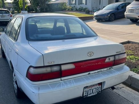 Used 1997 Toyota Corolla DX FWD image 2