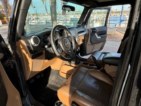 Used 2011 Jeep Wrangler Unlimited Rubicon w/ Trailer Tow Group image 28