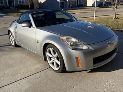 Used 2004 Nissan 350Z Touring image 5