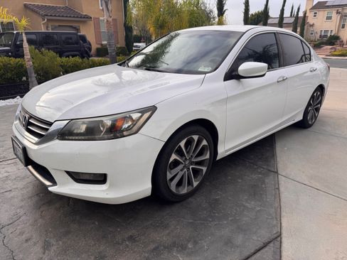Used 2015 Honda Accord Sport image 2