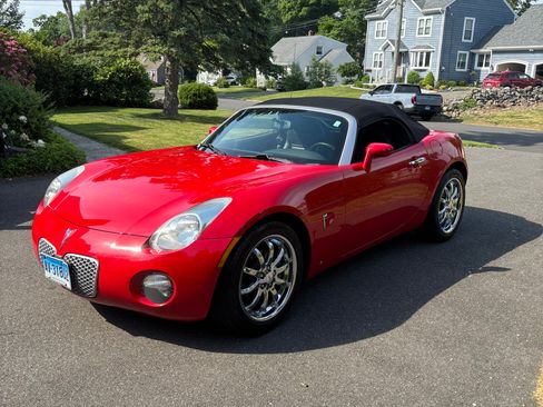Used 2008 Pontiac Solstice Convertible w/ Premium Package RWD image 8