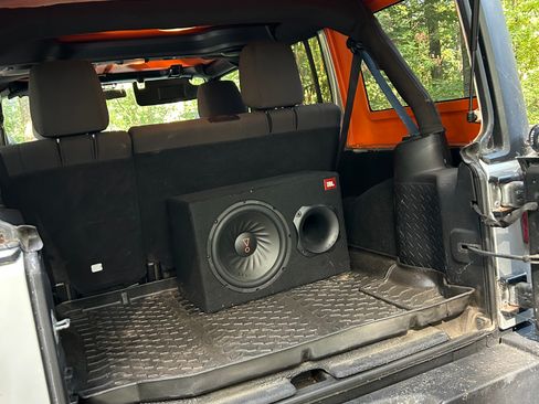 Used 2011 Jeep Wrangler Unlimited Sport AWD/4WD image 2