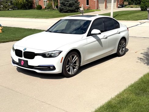 Used 2016 BMW 328i xDrive Sedan AWD/4WD image 8