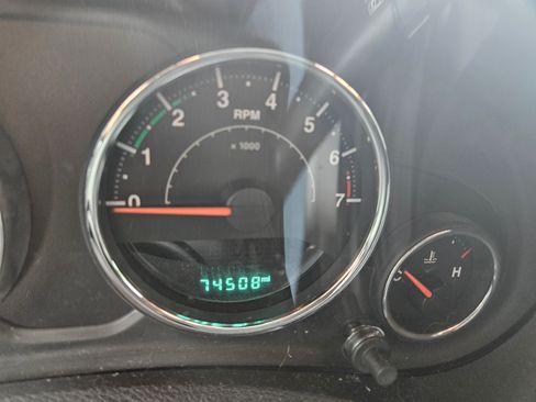 Used 2018 Jeep Wrangler Unlimited Sport S image 17