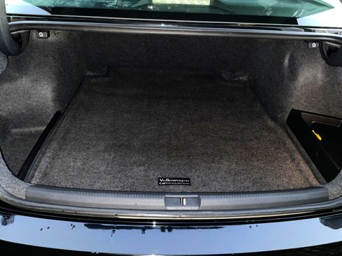 Used 2015 Volkswagen Passat TDI SE image 10