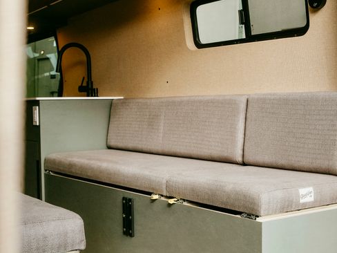 Used 2024 Mercedes-Benz Sprinter 2500 image 6